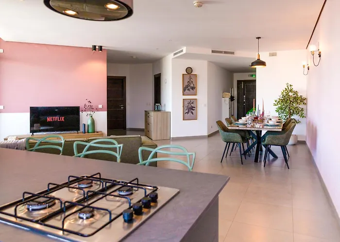 Luxury 2 Bedroom Apartment In St Julians