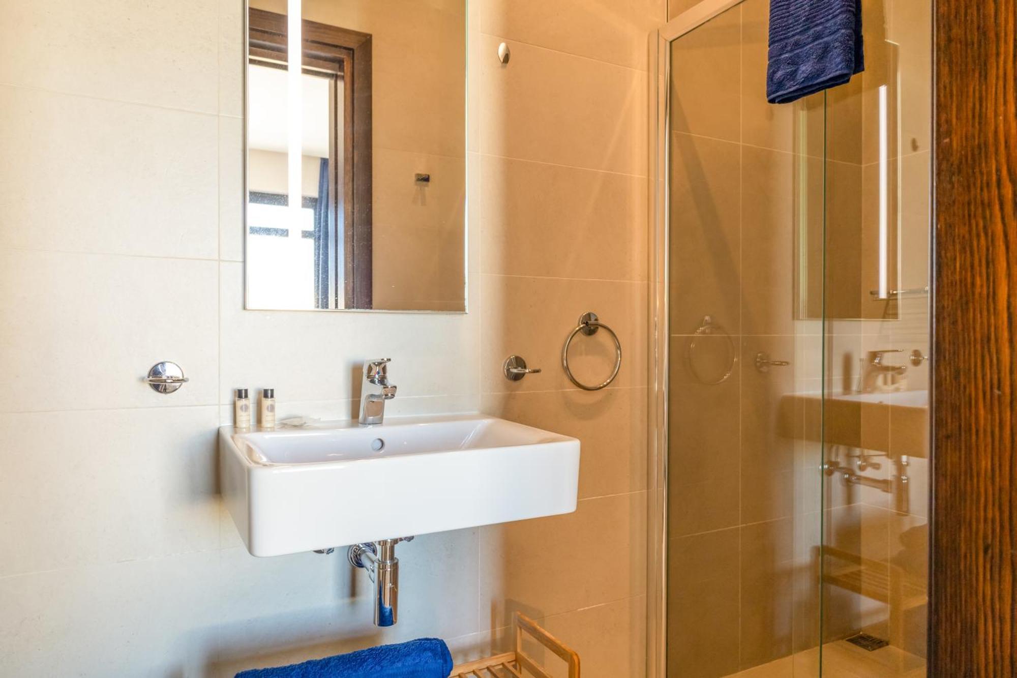 Luxury 2 Bedroom In St Julians Apartman San Ġiljan